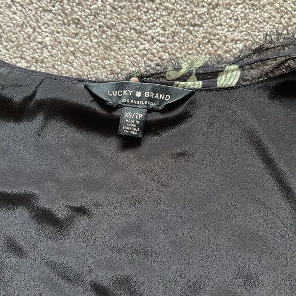 Lucky Brand Floral Wrap Top size XS - Picture 9 of 13